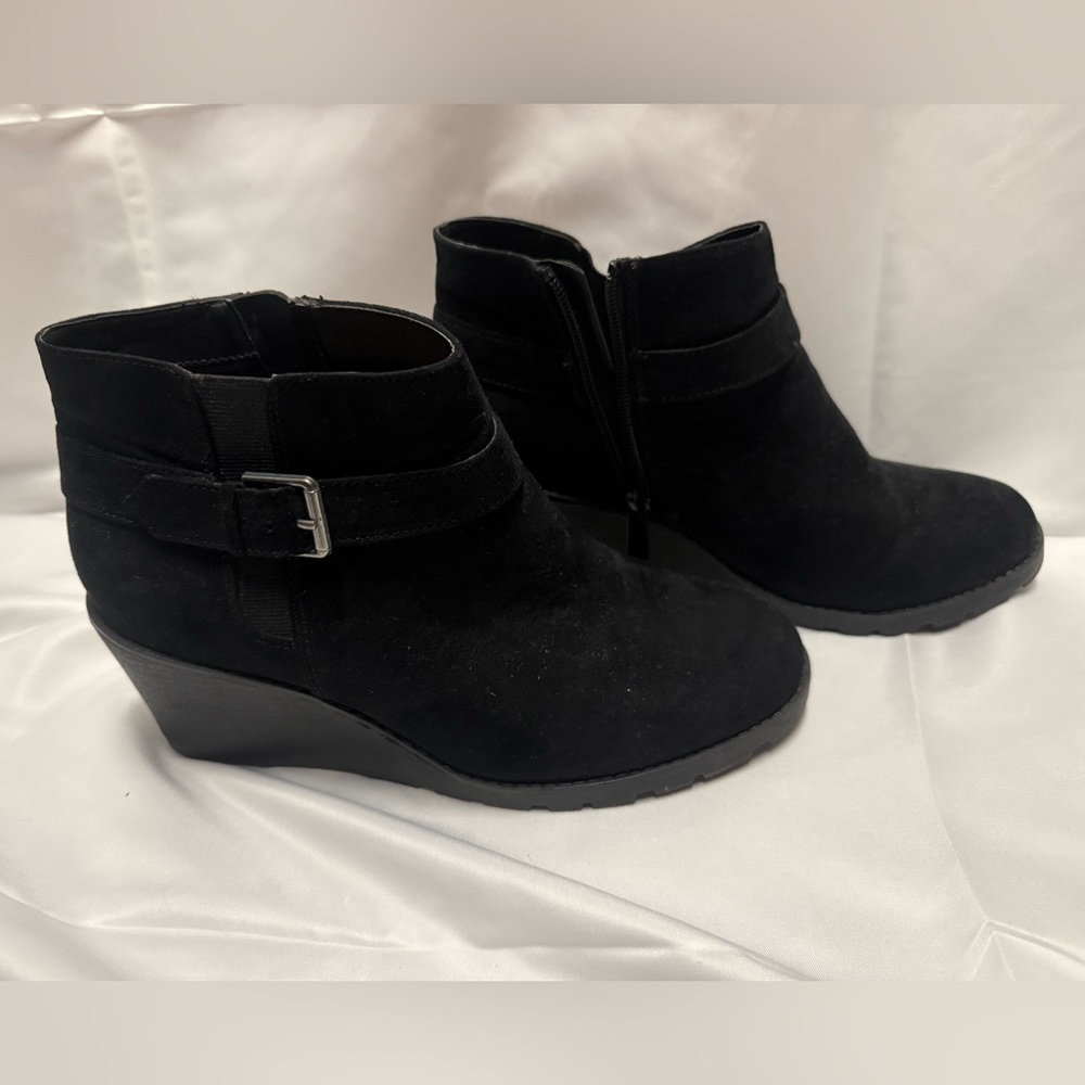 Torrid Black Wedge Ankle Booties - Side Zip - Women’s Size 9
